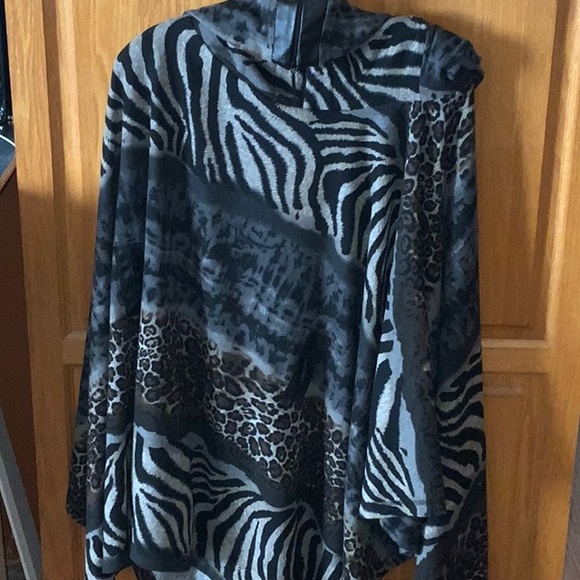 Marallis Collection Sweaters - CLEARANCE🌟Animal print Poncho